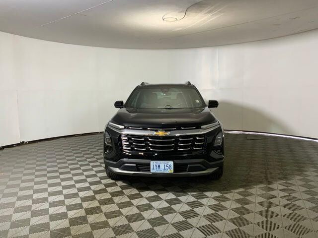 2025 Chevrolet Equinox LT — photo 1 of 12