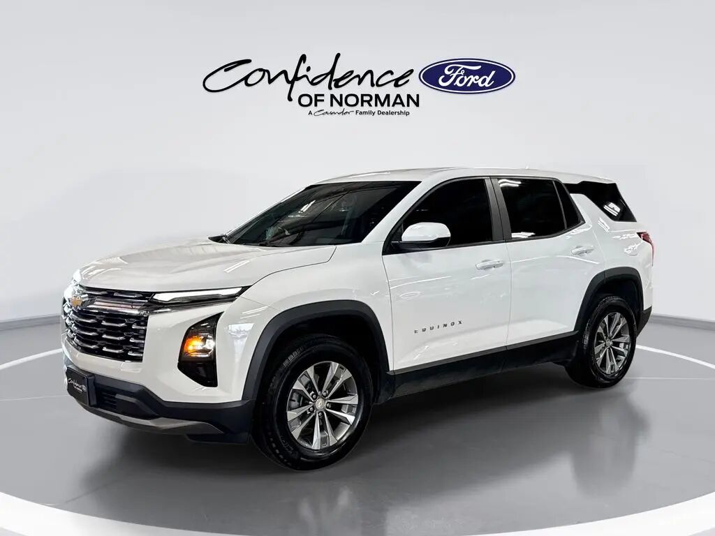 2025 Chevrolet Equinox LT — photo 1 of 22