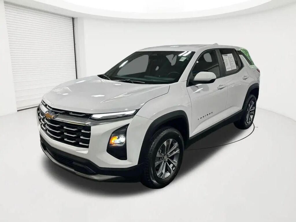 2026 Chevrolet Equinox LT — photo 1 of 13