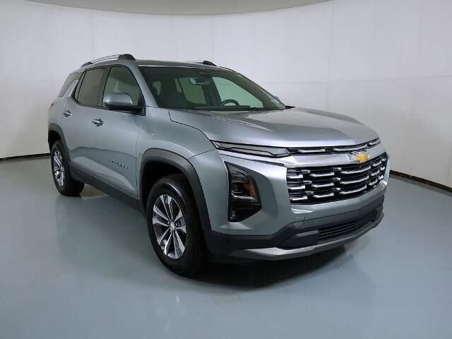 2025 Chevrolet Equinox LT — photo 1 of 13