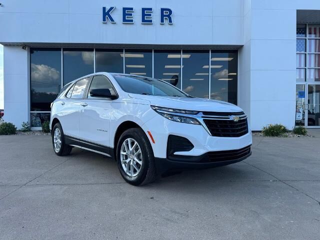 2023 Chevrolet Equinox LS — photo 1 of 13