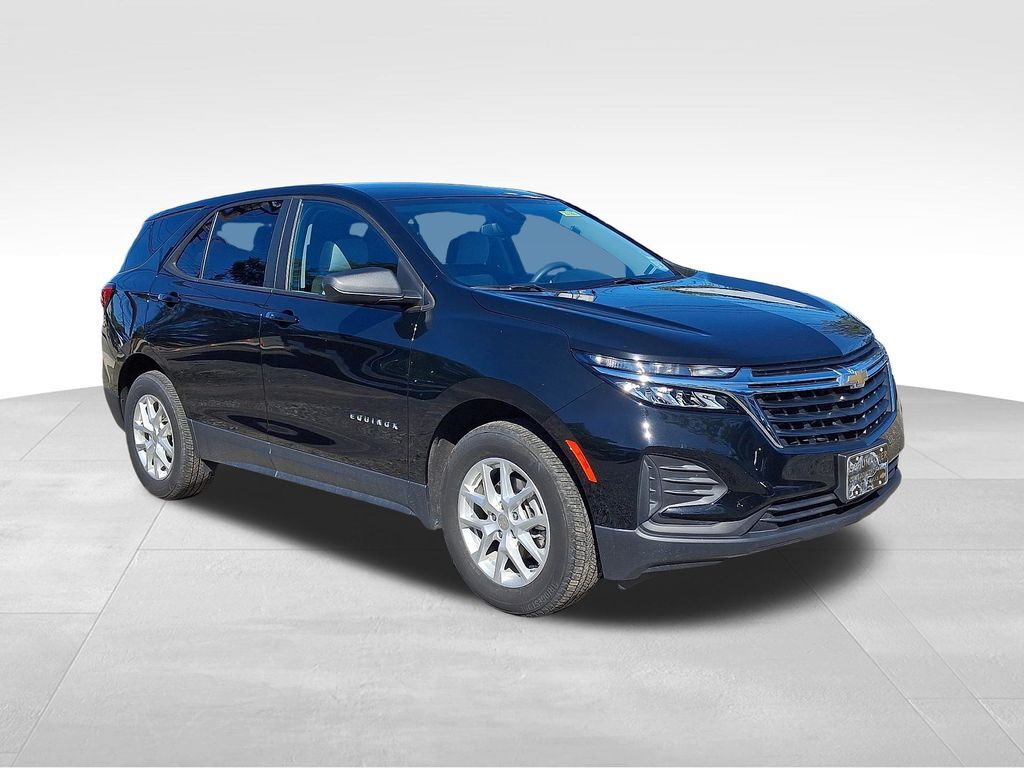 2024 Chevrolet Equinox LS — photo 1 of 1