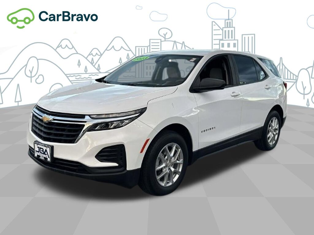 2023 Chevrolet Equinox LS — photo 1 of 6