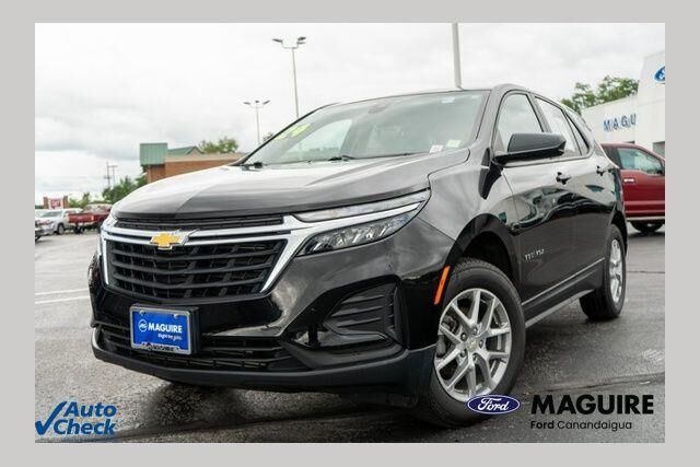 2024 Chevrolet Equinox LS — photo 1 of 4