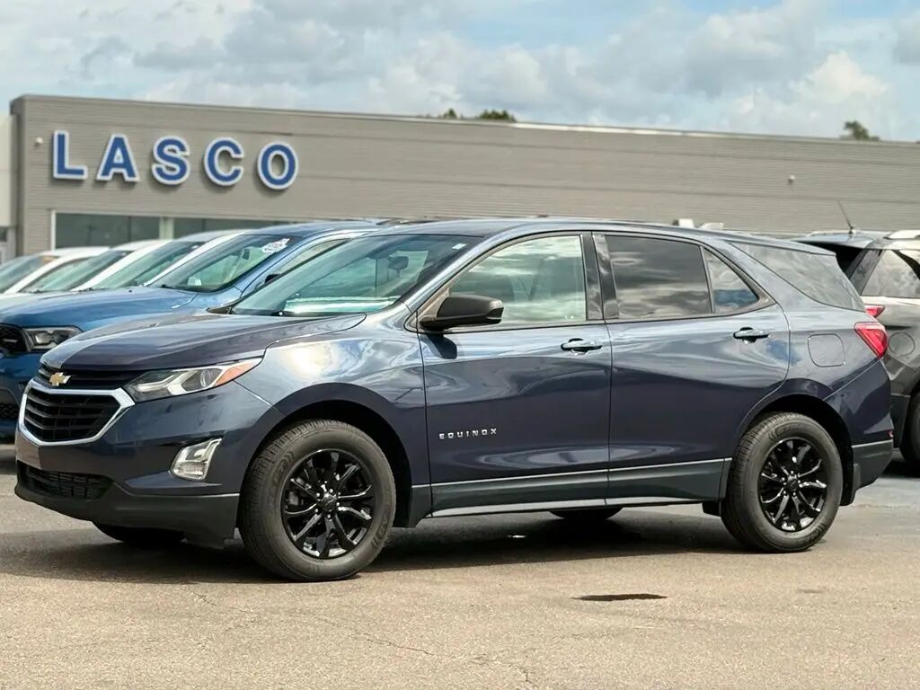 2019 Chevrolet Equinox LS — photo 1 of 13