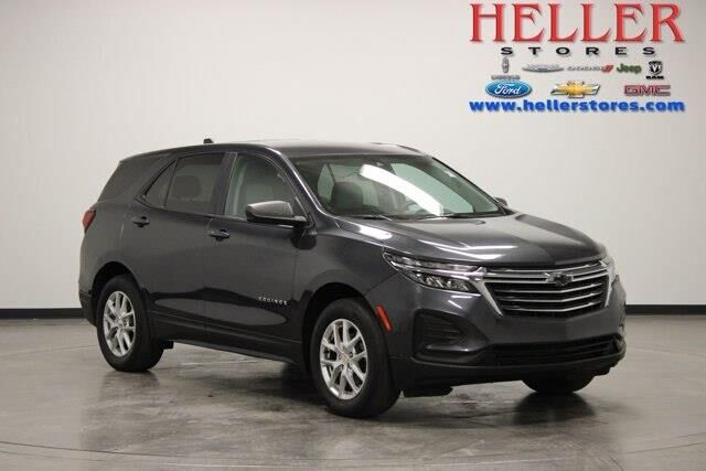 2022 Chevrolet Equinox LS — photo 1 of 12