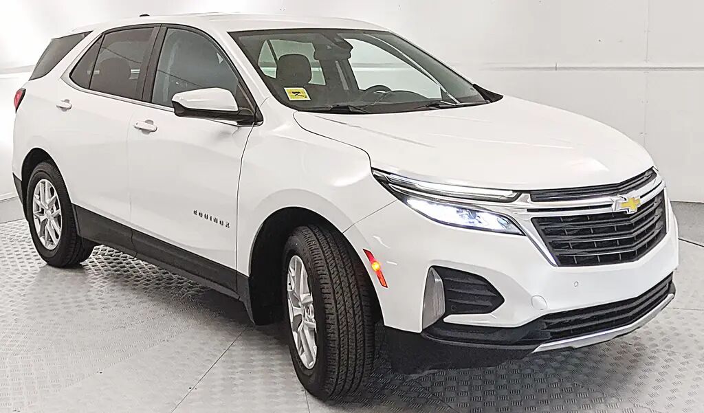 2023 Chevrolet Equinox LT — photo 1 of 13