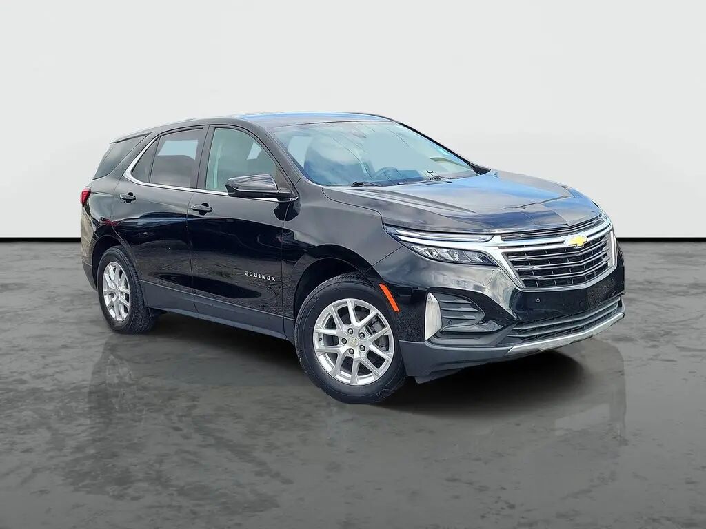 2023 Chevrolet Equinox LT — photo 1 of 13