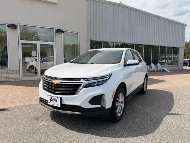 2024 Chevrolet Equinox LT — photo 1 of 28