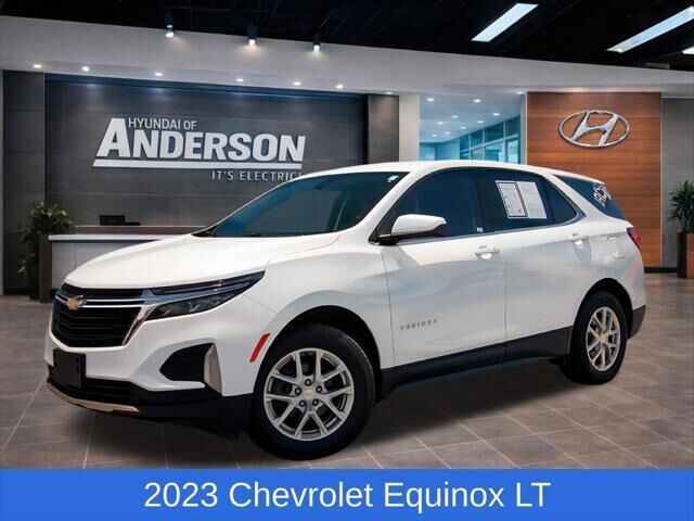 2023 Chevrolet Equinox LT — photo 1 of 13