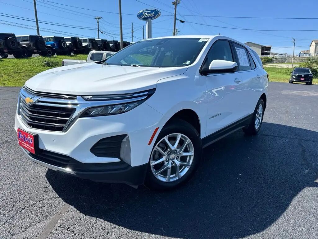 2024 Chevrolet Equinox LT — photo 1 of 18