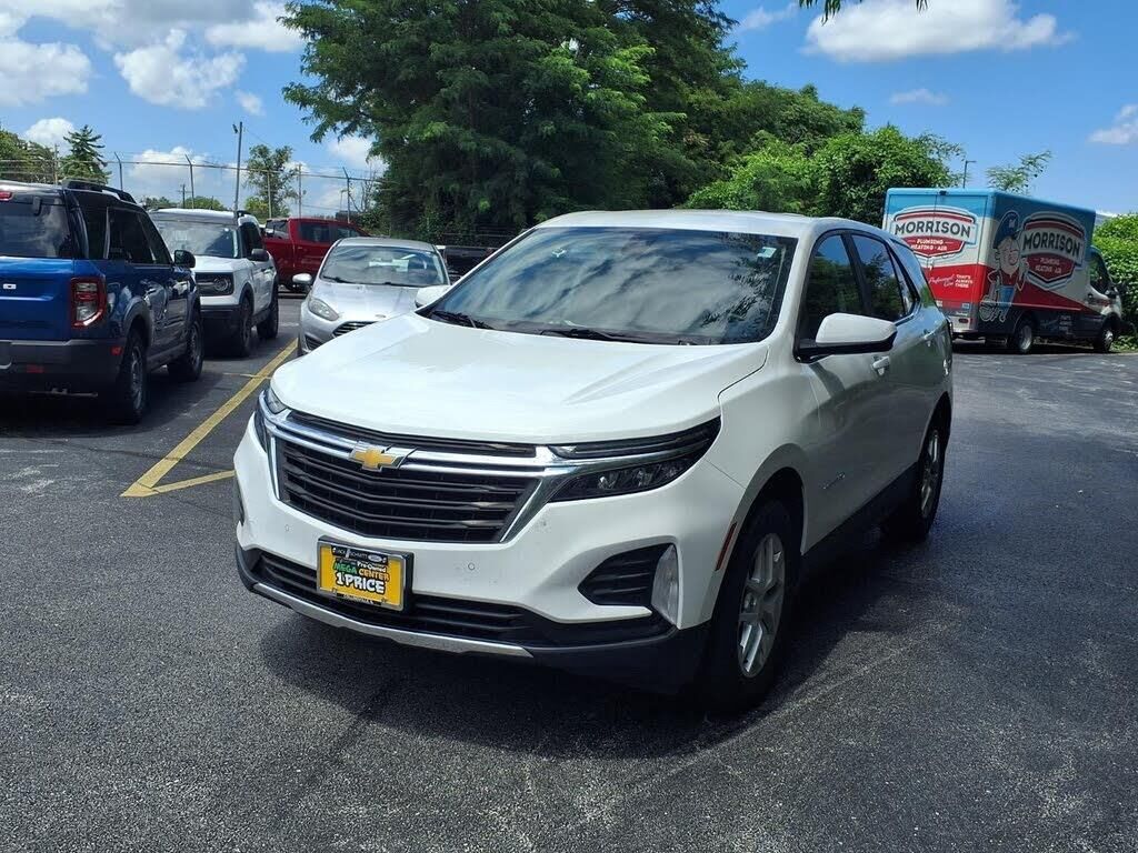 2023 Chevrolet Equinox LT — photo 1 of 2