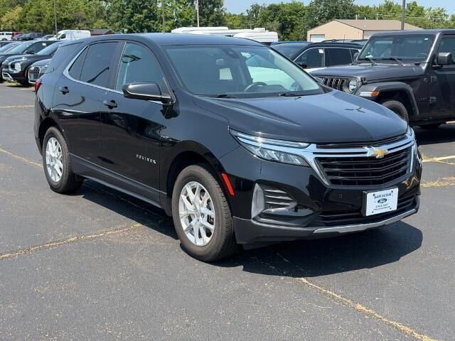 2024 Chevrolet Equinox LT — photo 1 of 13