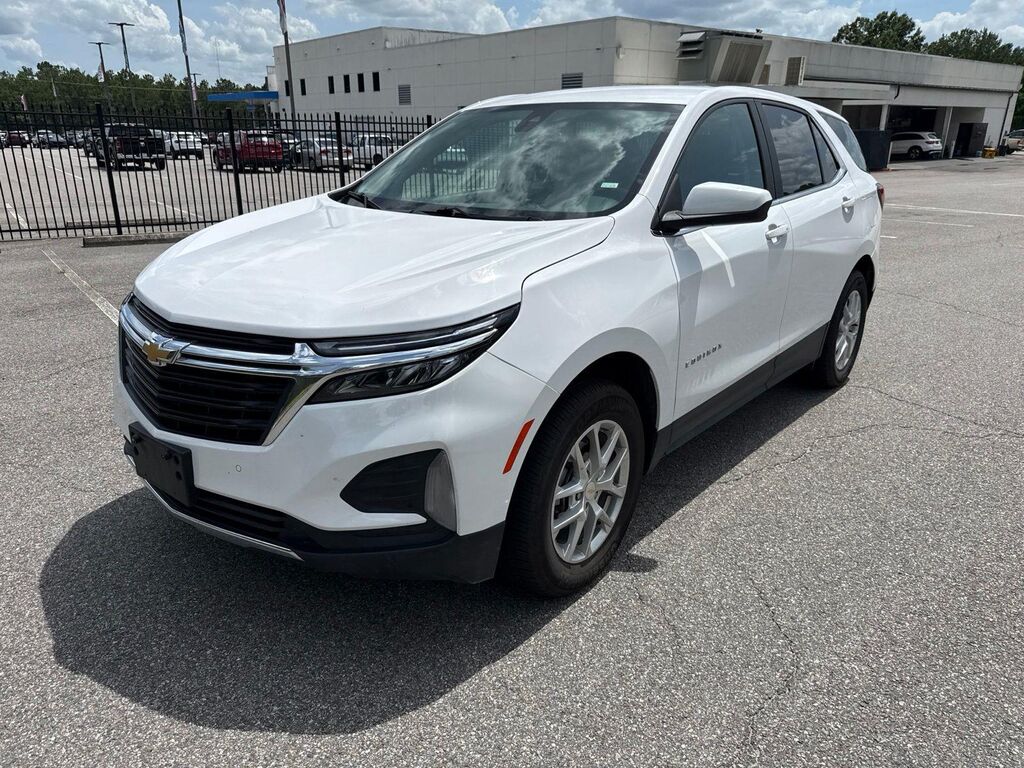 2024 Chevrolet Equinox LT — photo 1 of 19