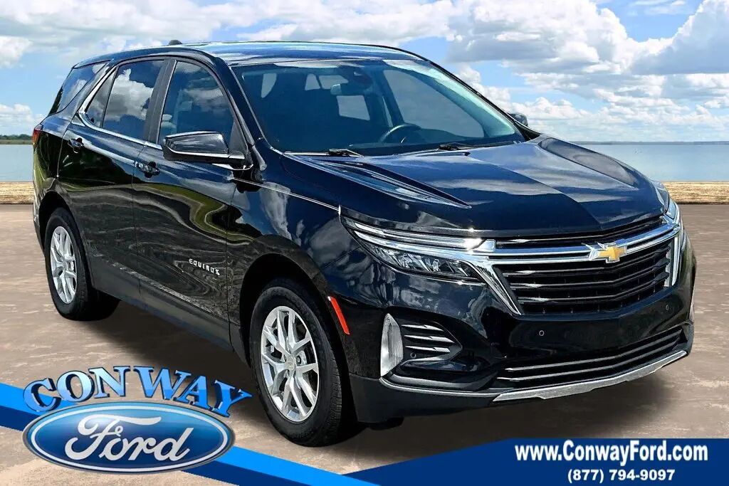 2024 Chevrolet Equinox LT — photo 1 of 12