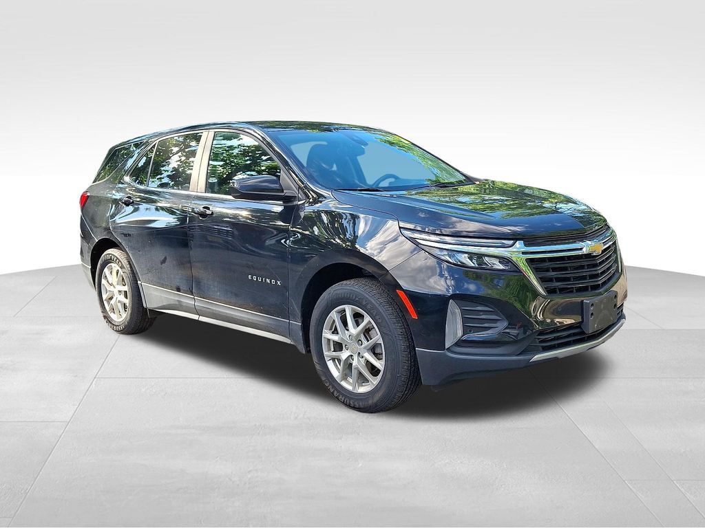 2023 Chevrolet Equinox LT — photo 1 of 13
