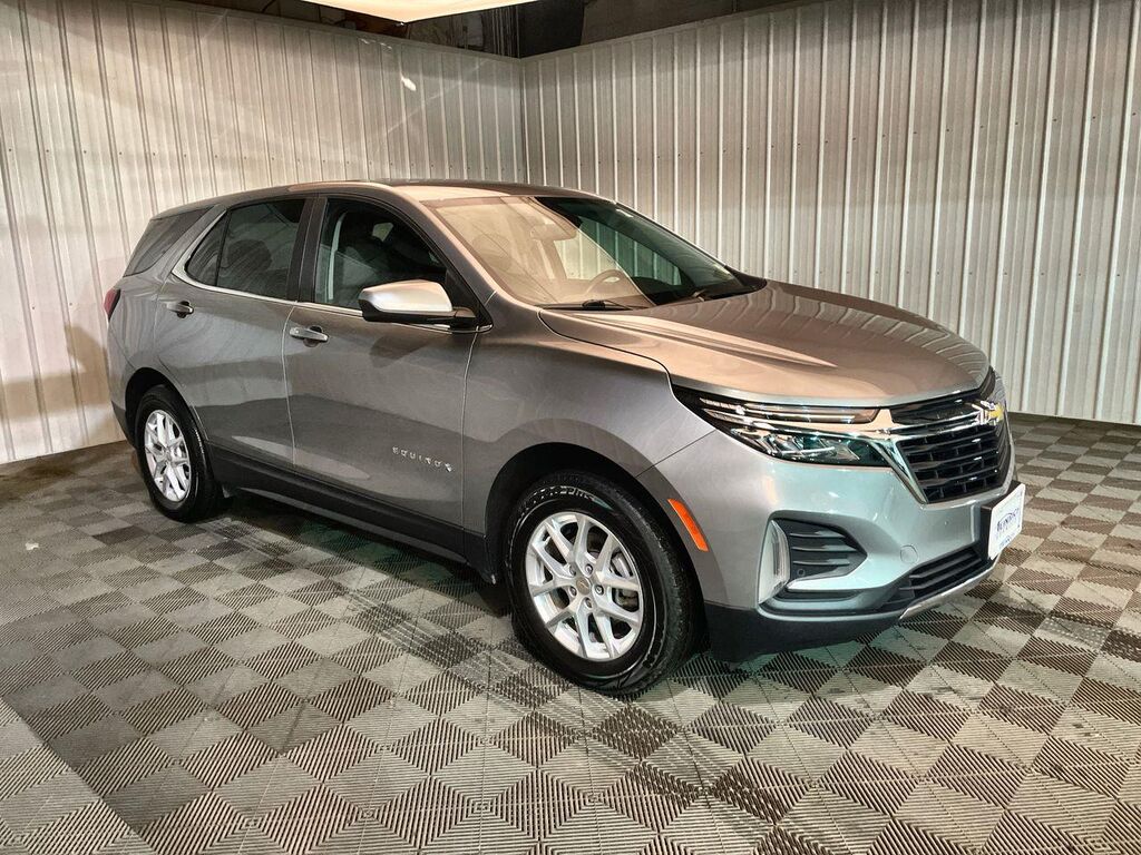 2024 Chevrolet Equinox LT — photo 1 of 31