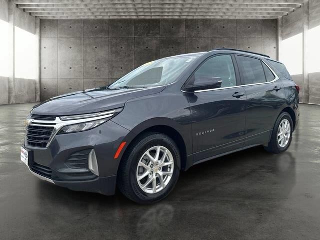 2022 Chevrolet Equinox LT — photo 1 of 26