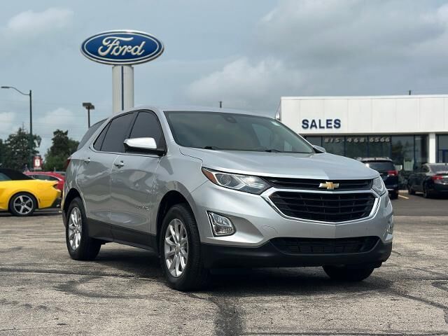 2020 Chevrolet Equinox LT — photo 1 of 39