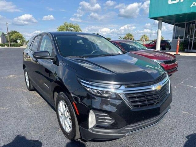 2022 Chevrolet Equinox LT — photo 1 of 35
