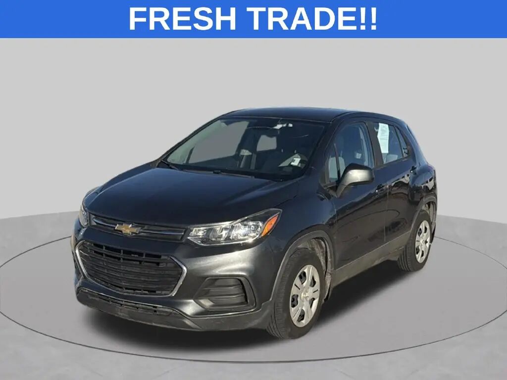 2019 Chevrolet Trax LS — photo 1 of 6