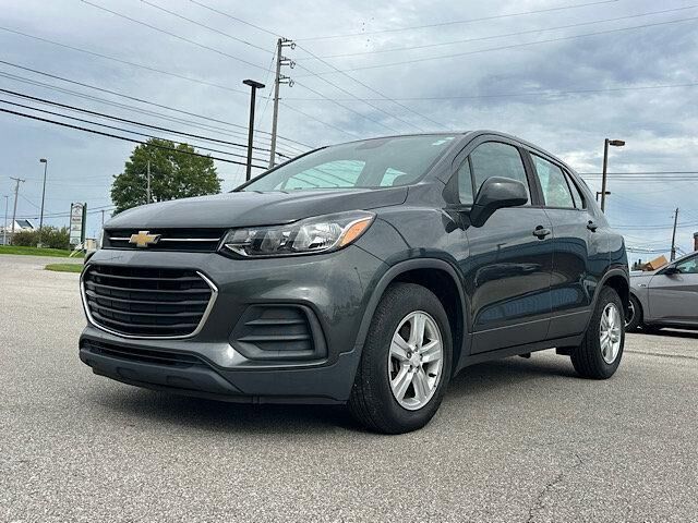2020 Chevrolet Trax LS — photo 1 of 13