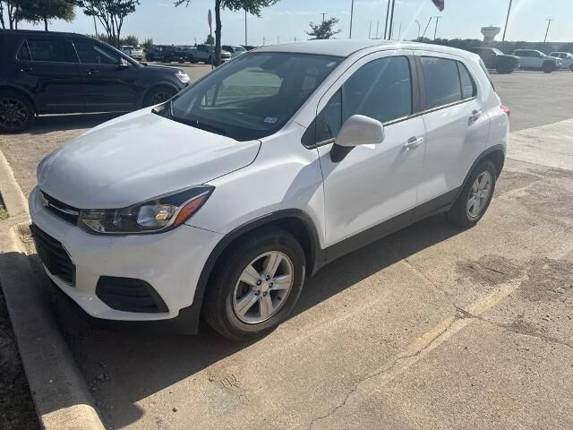 2019 Chevrolet Trax LS — photo 1 of 5