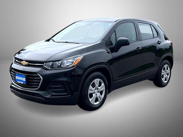 2018 Chevrolet Trax LS — photo 1 of 26