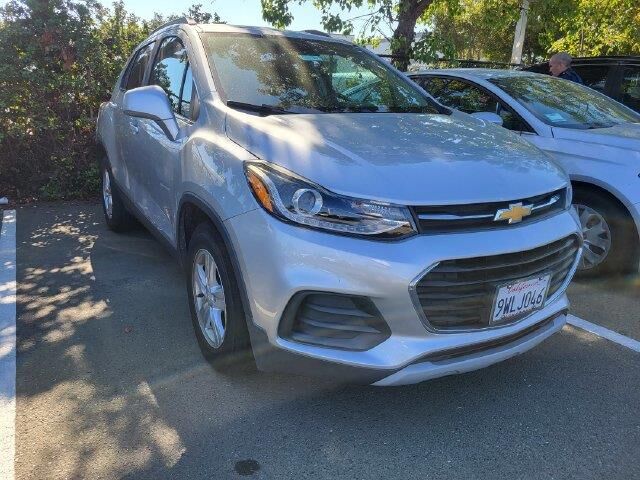 2017 Chevrolet Trax LT — photo 1 of 13