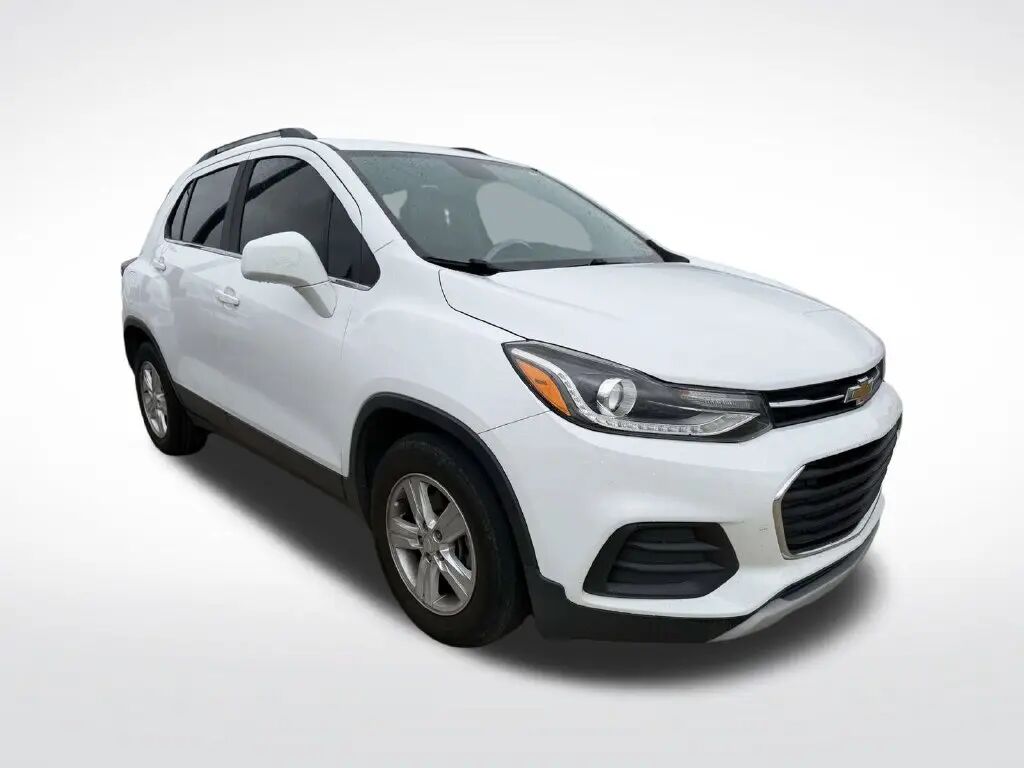 2020 Chevrolet Trax LT — photo 1 of 13