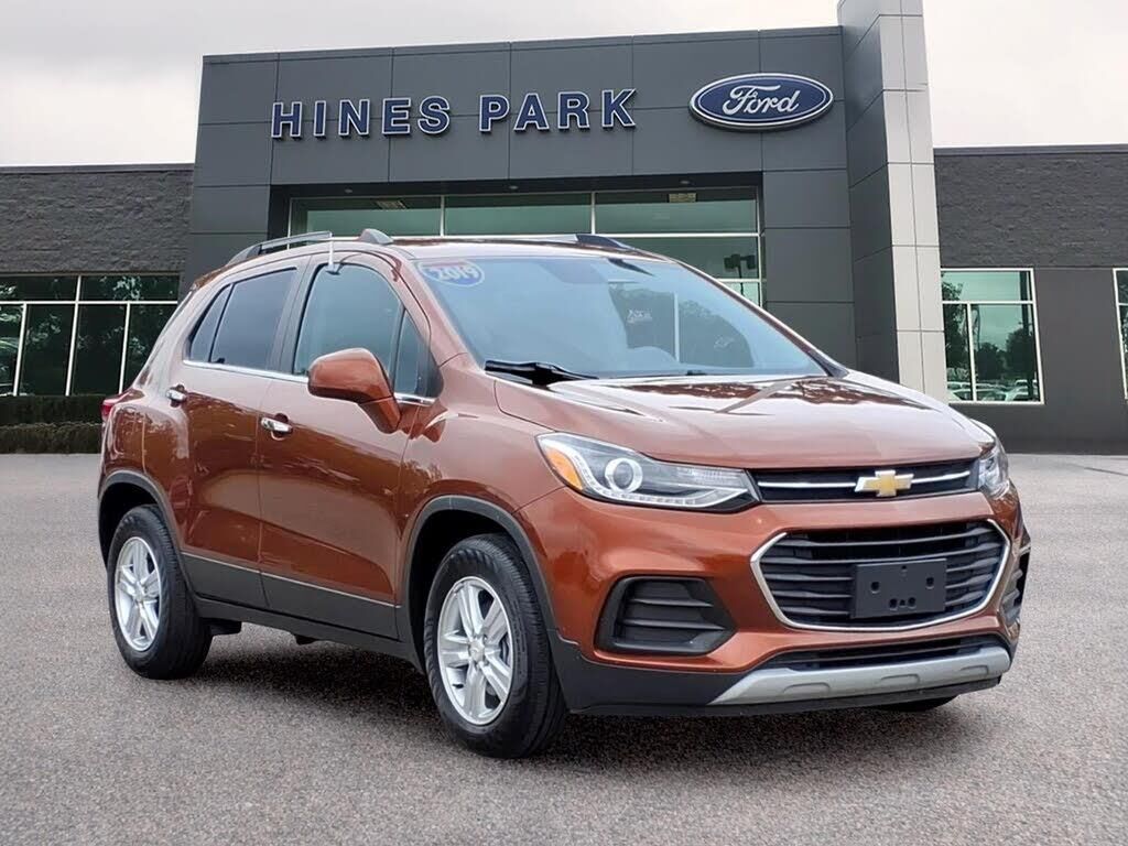 2019 Chevrolet Trax LT — photo 1 of 12