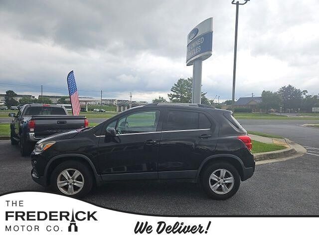2017 Chevrolet Trax LT — photo 1 of 26