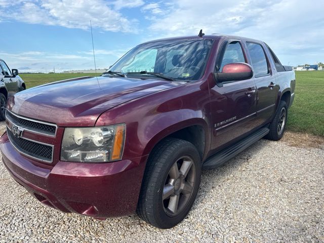 2008 Chevrolet Avalanche LT — photo 1 of 6