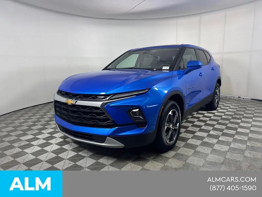 2025 Chevrolet Blazer LT — photo 1 of 10
