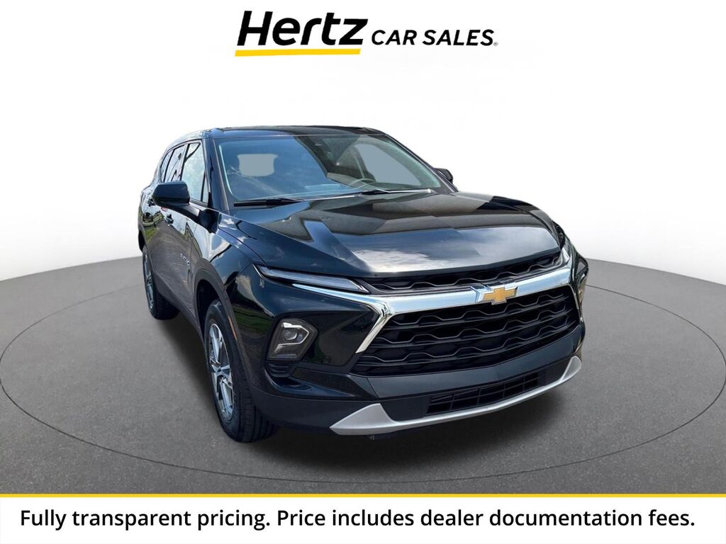 2025 Chevrolet Blazer LT — photo 1 of 13