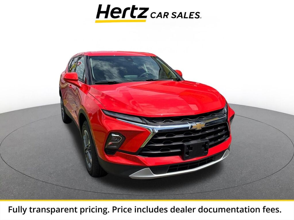 2025 Chevrolet Blazer LT — photo 1 of 13