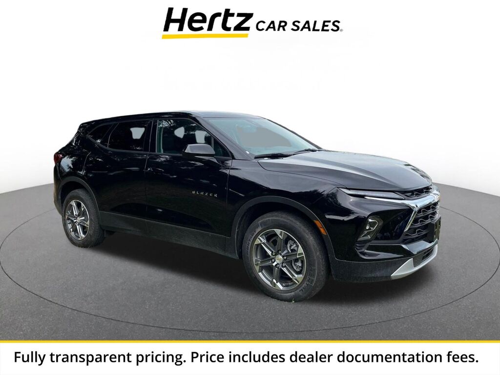 2025 Chevrolet Blazer LT — photo 1 of 11