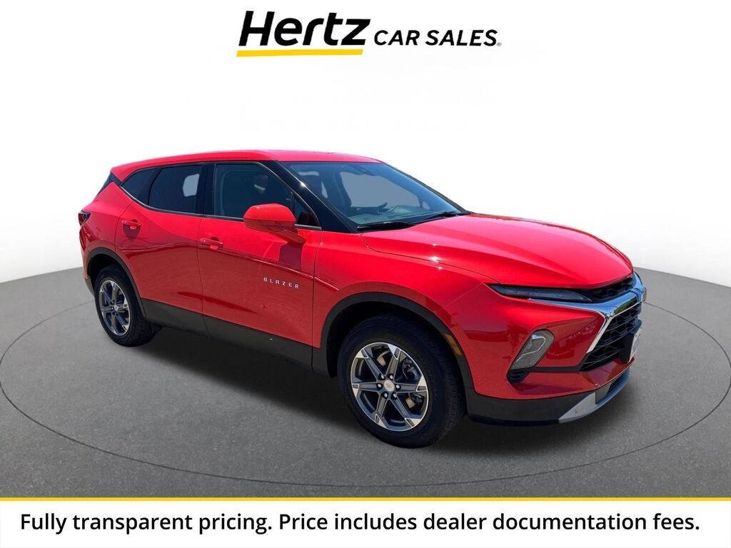2025 Chevrolet Blazer LT — photo 1 of 13