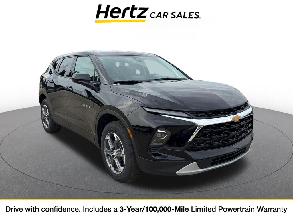 2025 Chevrolet Blazer LT — photo 1 of 11
