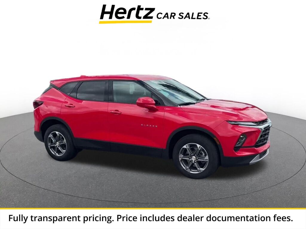 2025 Chevrolet Blazer LT — photo 1 of 13