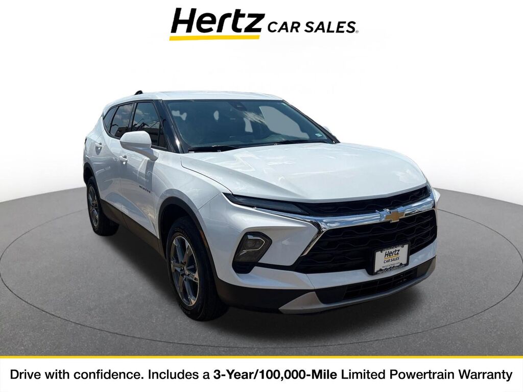 2025 Chevrolet Blazer LT — photo 1 of 11