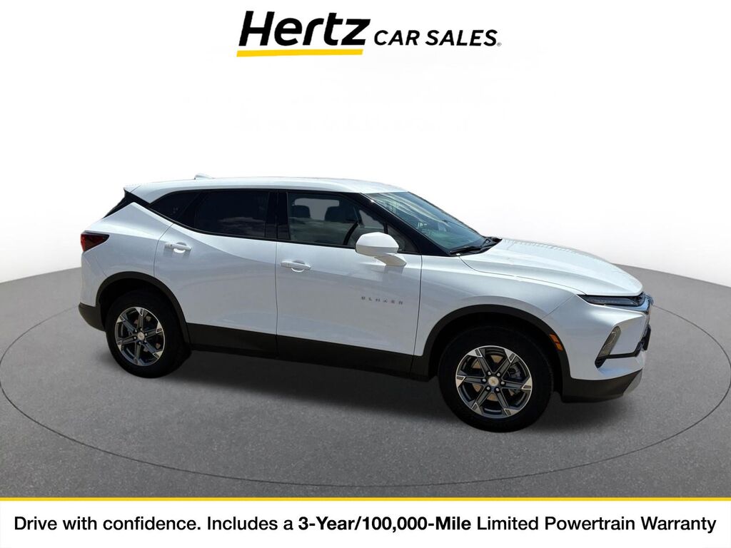 2025 Chevrolet Blazer LT — photo 1 of 11