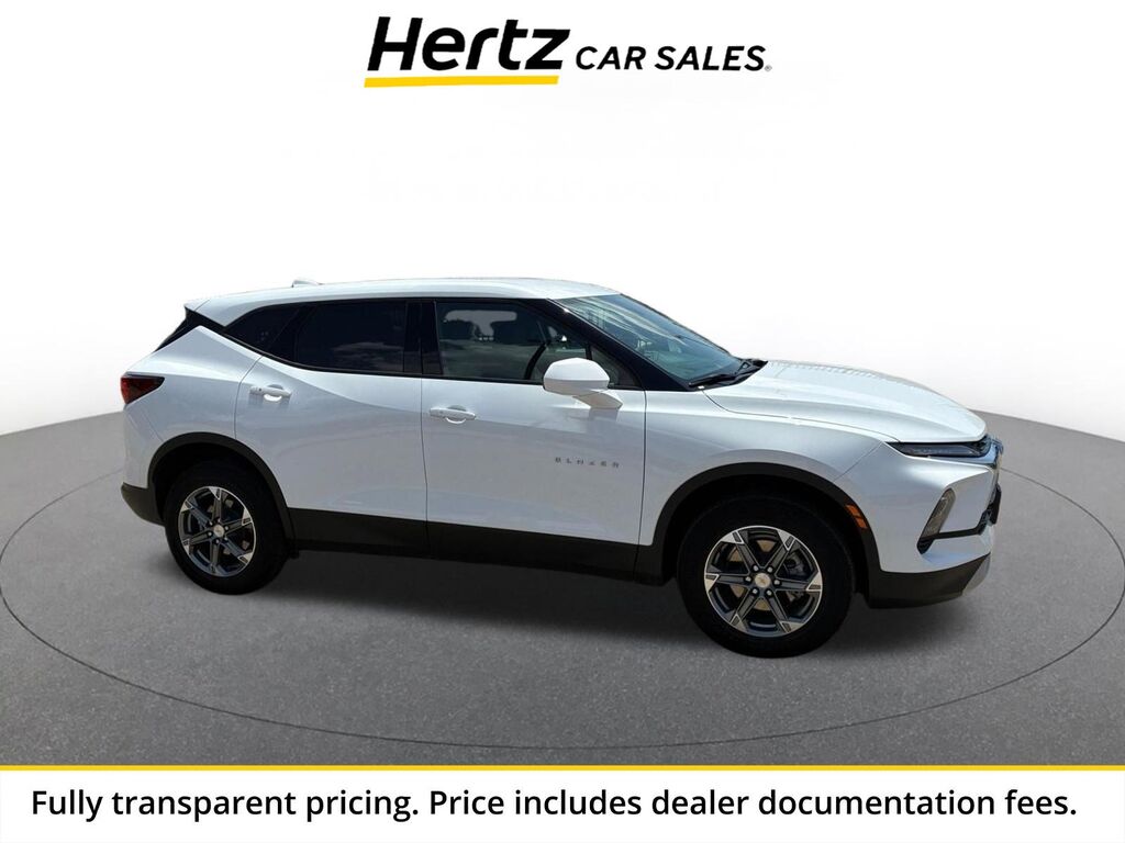 2025 Chevrolet Blazer LT — photo 1 of 13