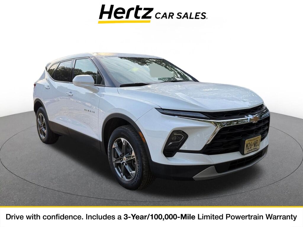 2025 Chevrolet Blazer LT — photo 1 of 11