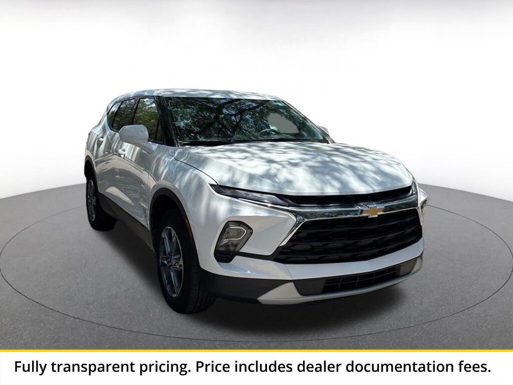 2026 Chevrolet Blazer LT — photo 1 of 11