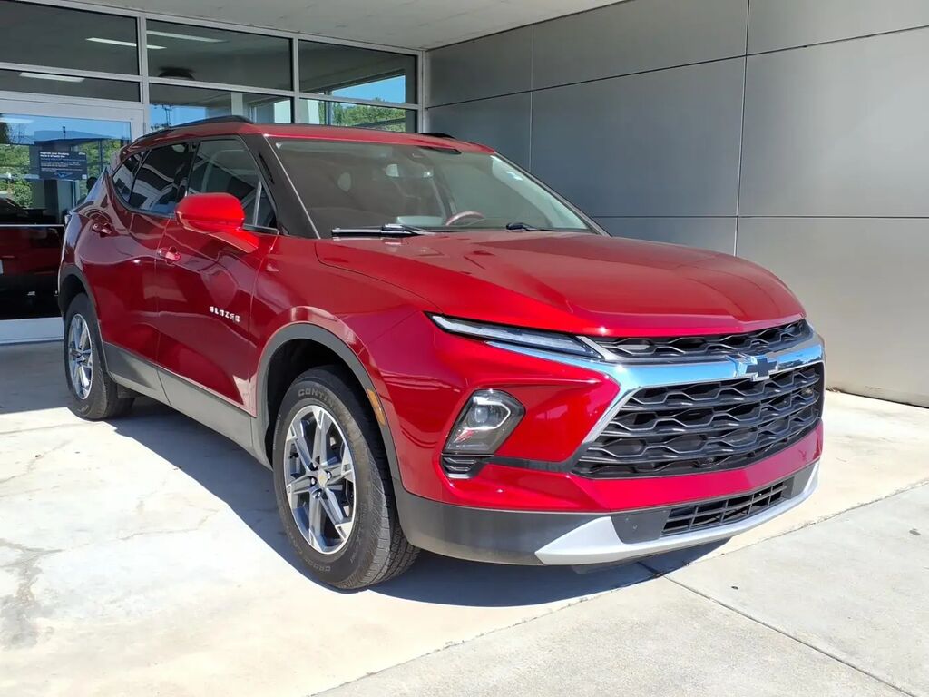 2024 Chevrolet Blazer LT — photo 1 of 13