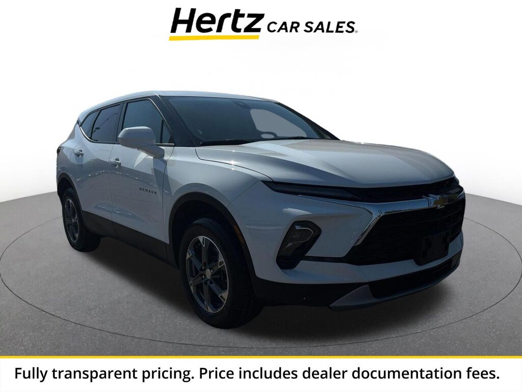 2025 Chevrolet Blazer LT — photo 1 of 13