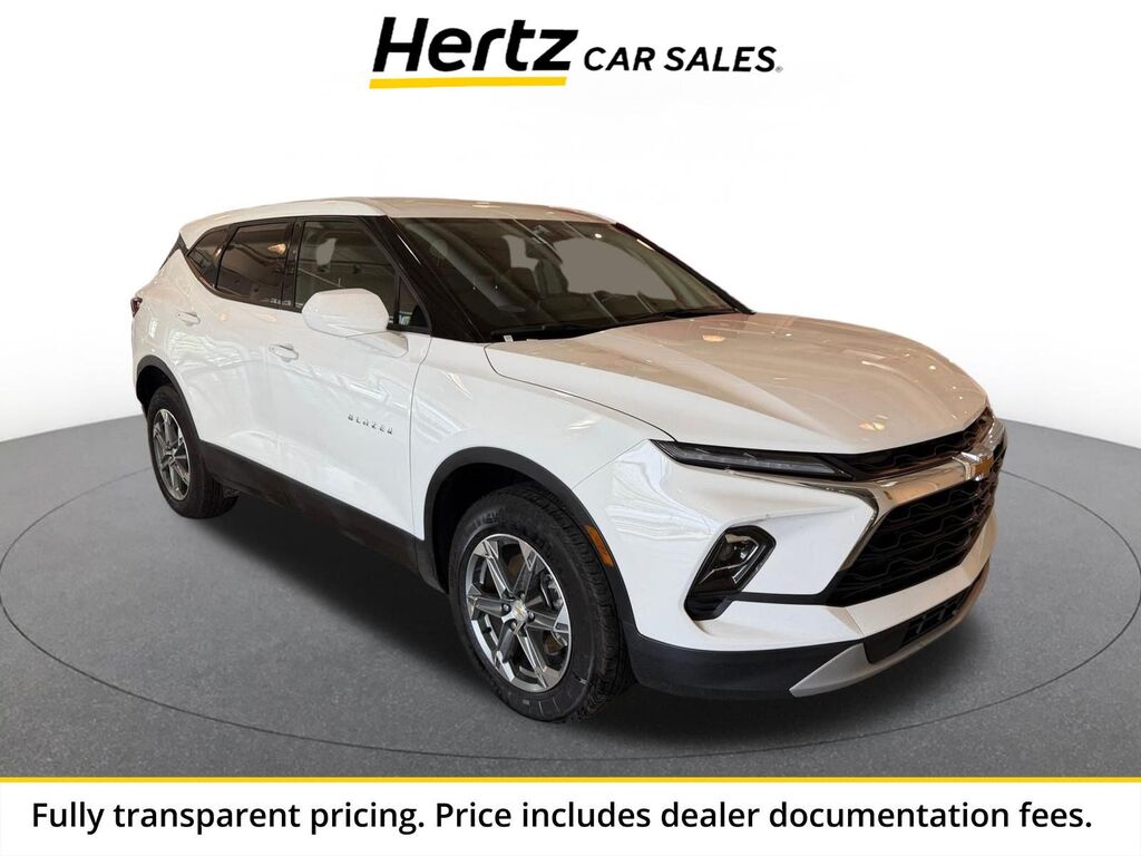 2025 Chevrolet Blazer LT — photo 1 of 13