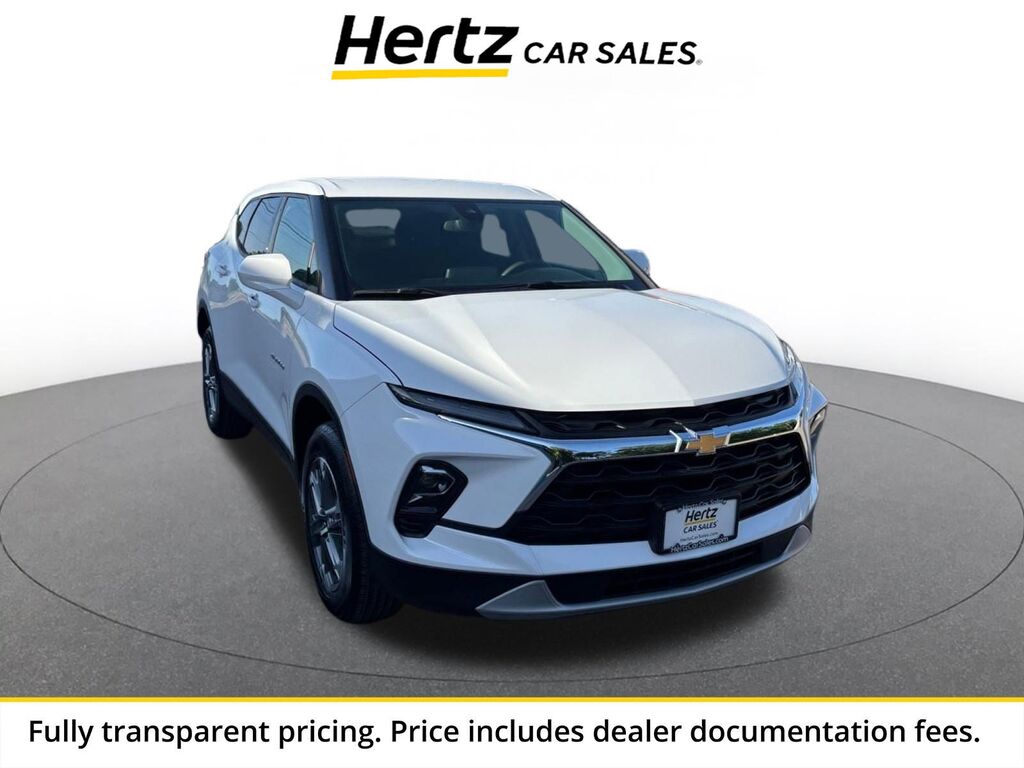 2025 Chevrolet Blazer LT — photo 1 of 13