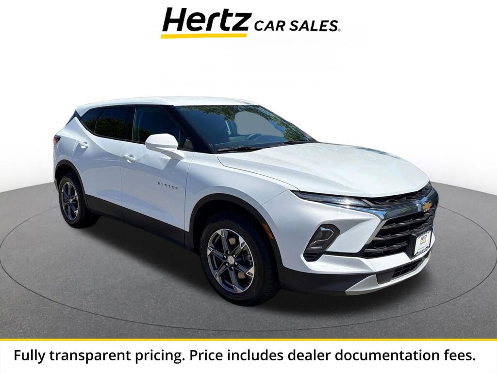 2025 Chevrolet Blazer LT — photo 1 of 13